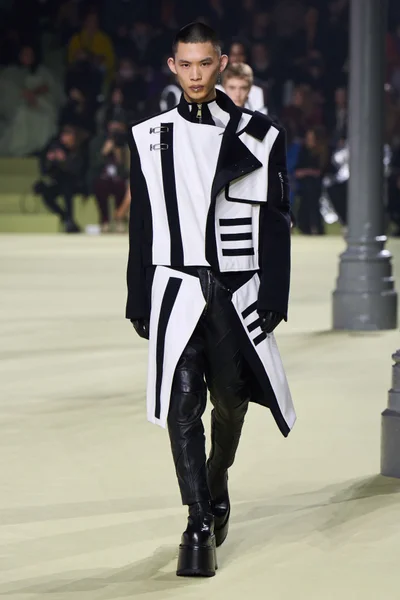 Look 83